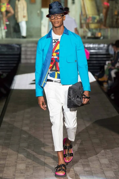 Look 5